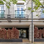 Mk City Centre, The Diamond Suite, Free Parking Space, Premium Spacious Apartment With Foosball Table